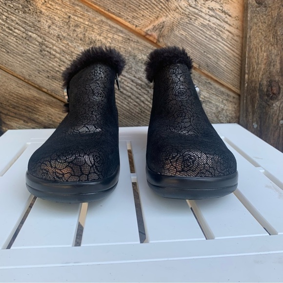 ALEGRIA Meri 553 Black Roses Faux Fur Lined Boots Size EU 36/US 6/6.5 - Picture 3 of 9